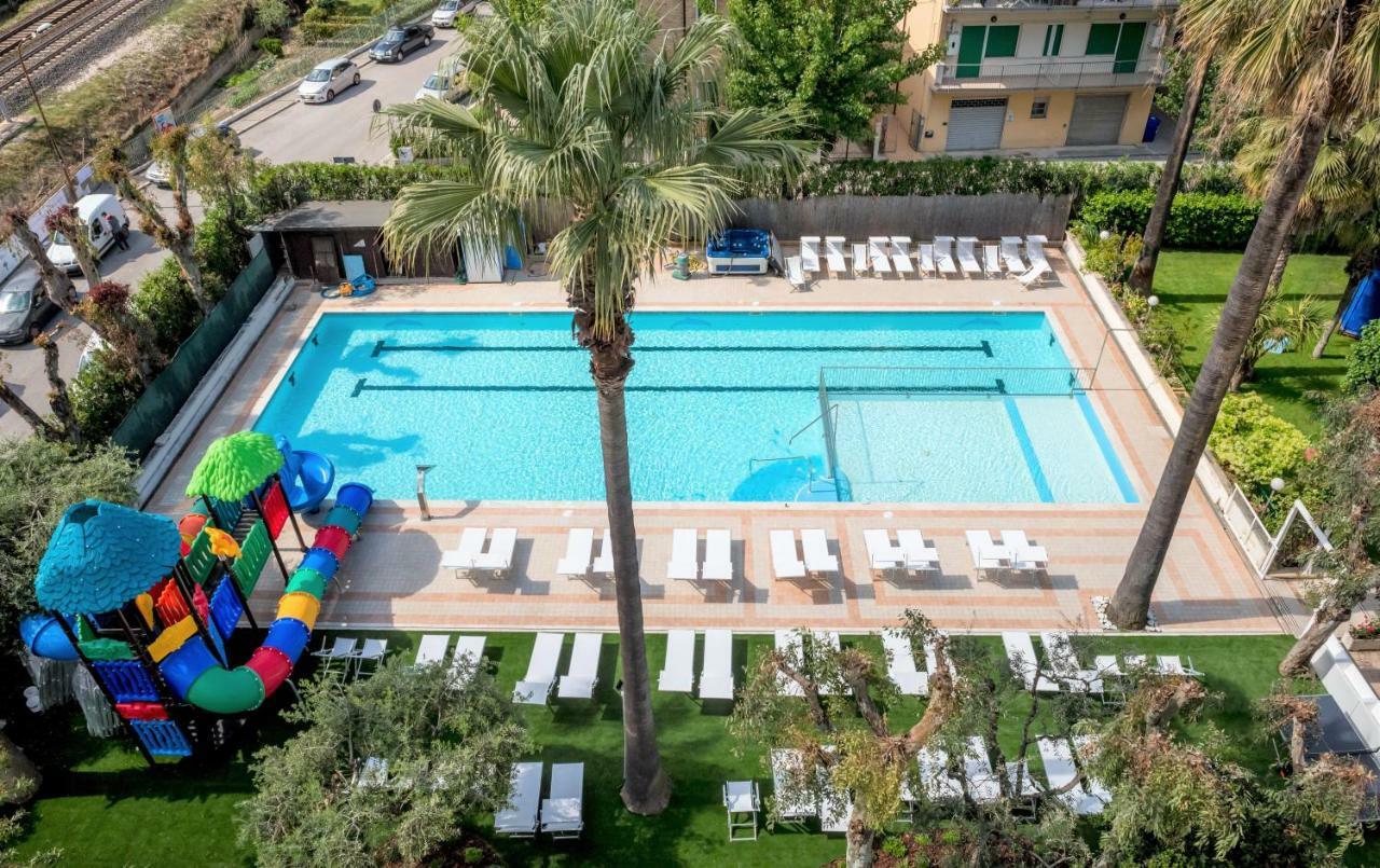 Hotel Relax Family & Spa سان بنيديتّو ديل ترونتو المظهر الخارجي الصورة